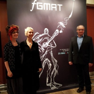L'illustratrice Zoé Julien-Tessier, l'affichiste Marthe Julie et le président du FGMAT, Jean Royal, lors du dévoilement de nouvelle affiche du festival