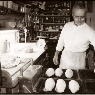 Léandre Bergeron, auteur et boulanger