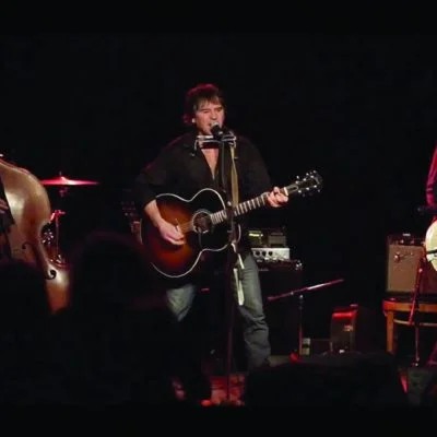 Mario Peluso en spectacle au Verre Bouteille à Montréal, il y a un an tout juste