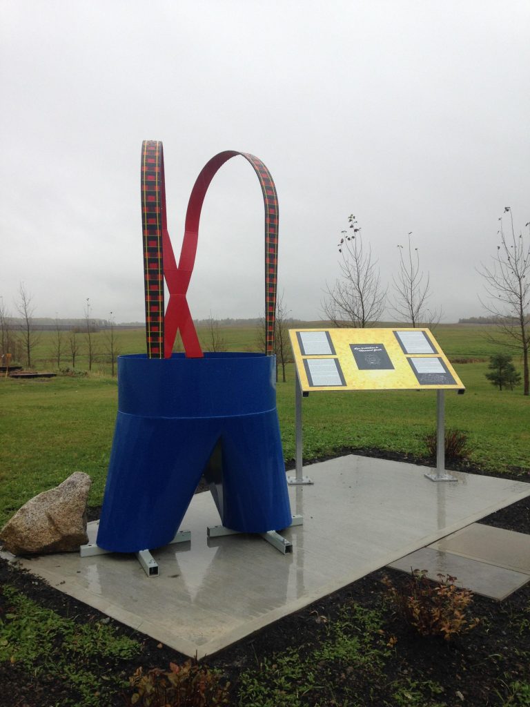 BRETELLES GÉANTES À SAINTEGERMAINEBOULÉ L'Indice bohémien