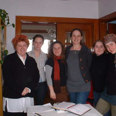 Un des premiers comités de mise en place du journal culturel en 2005: Chantale Girard, Geneviève Aubry, Winä Jacob, Hélène Cloutier, Julie Goulet, Annie Perron