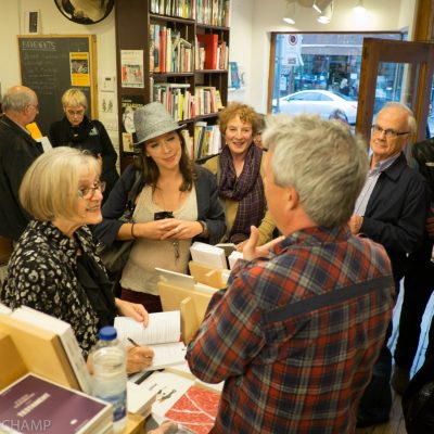 Environ 70 personnes ont participé au lancement du nouveau roman Rapide-Danseur de Louise Desjardins à Montréal.
