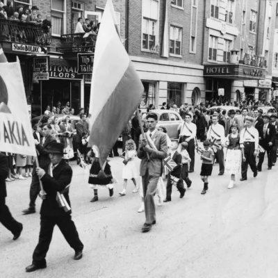 Photo défilé-immigrants-25e Rouyn-1951